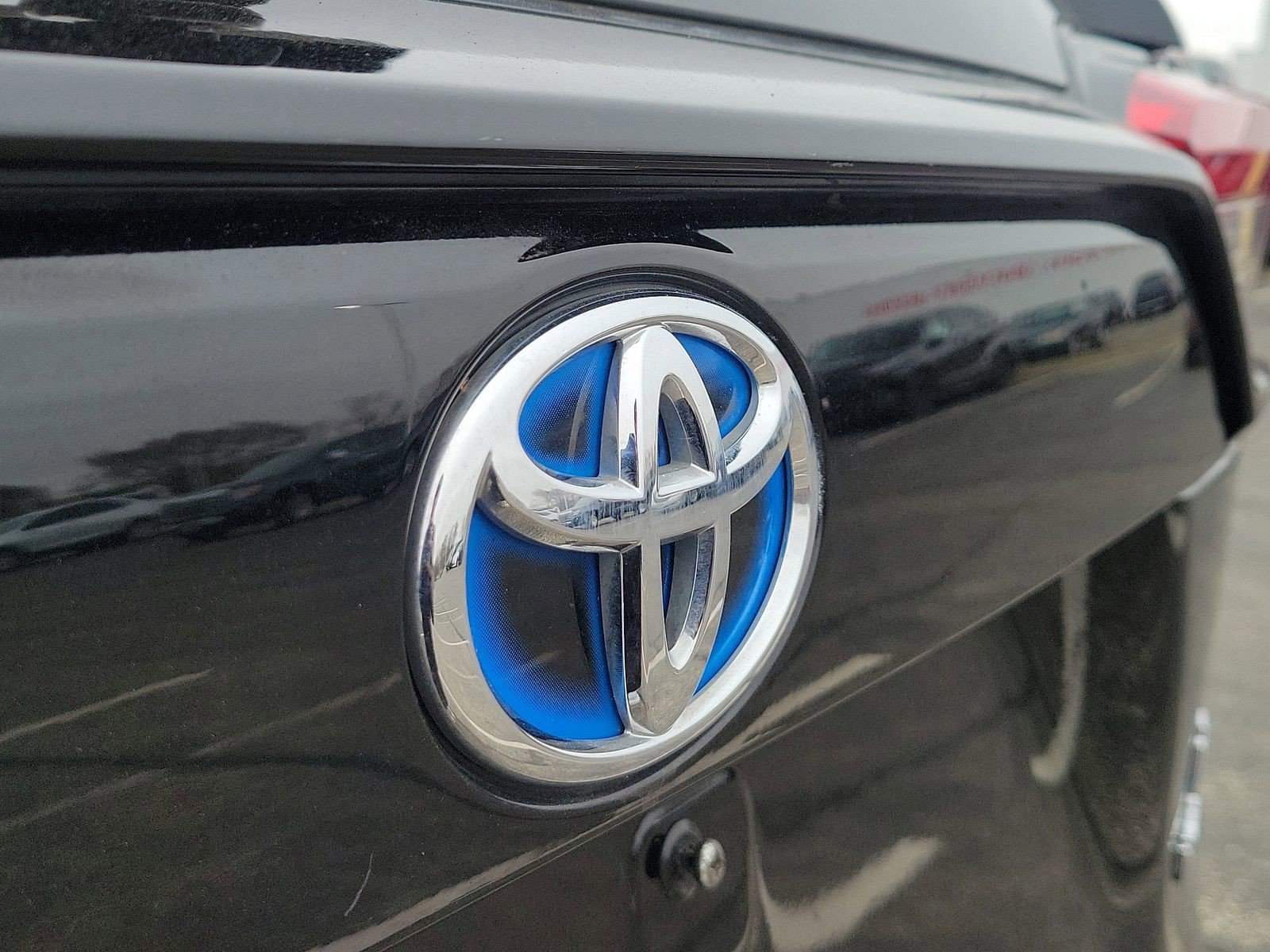 Used 2024 Toyota RAV4 LE AWD/4WD image 6