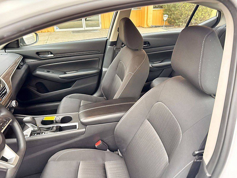 Used 2025 Nissan Altima 2.5 SV image 10