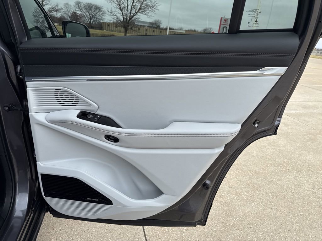 Used 2025 Jeep Wagoneer S Limited AWD/4WD image 19