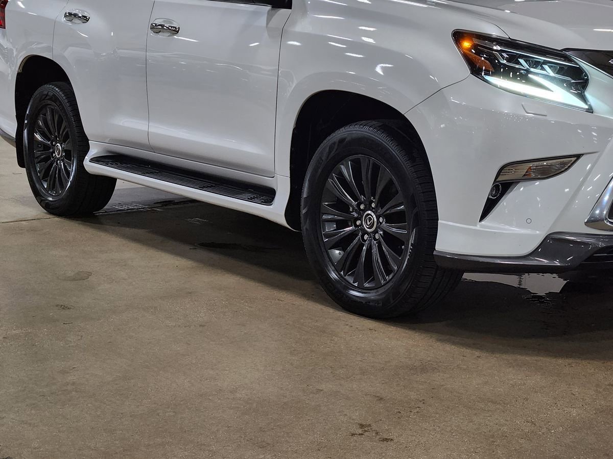 Used 2020 Lexus GX 460 Luxury w/ Luxury Sport Package AWD/4WD image 16