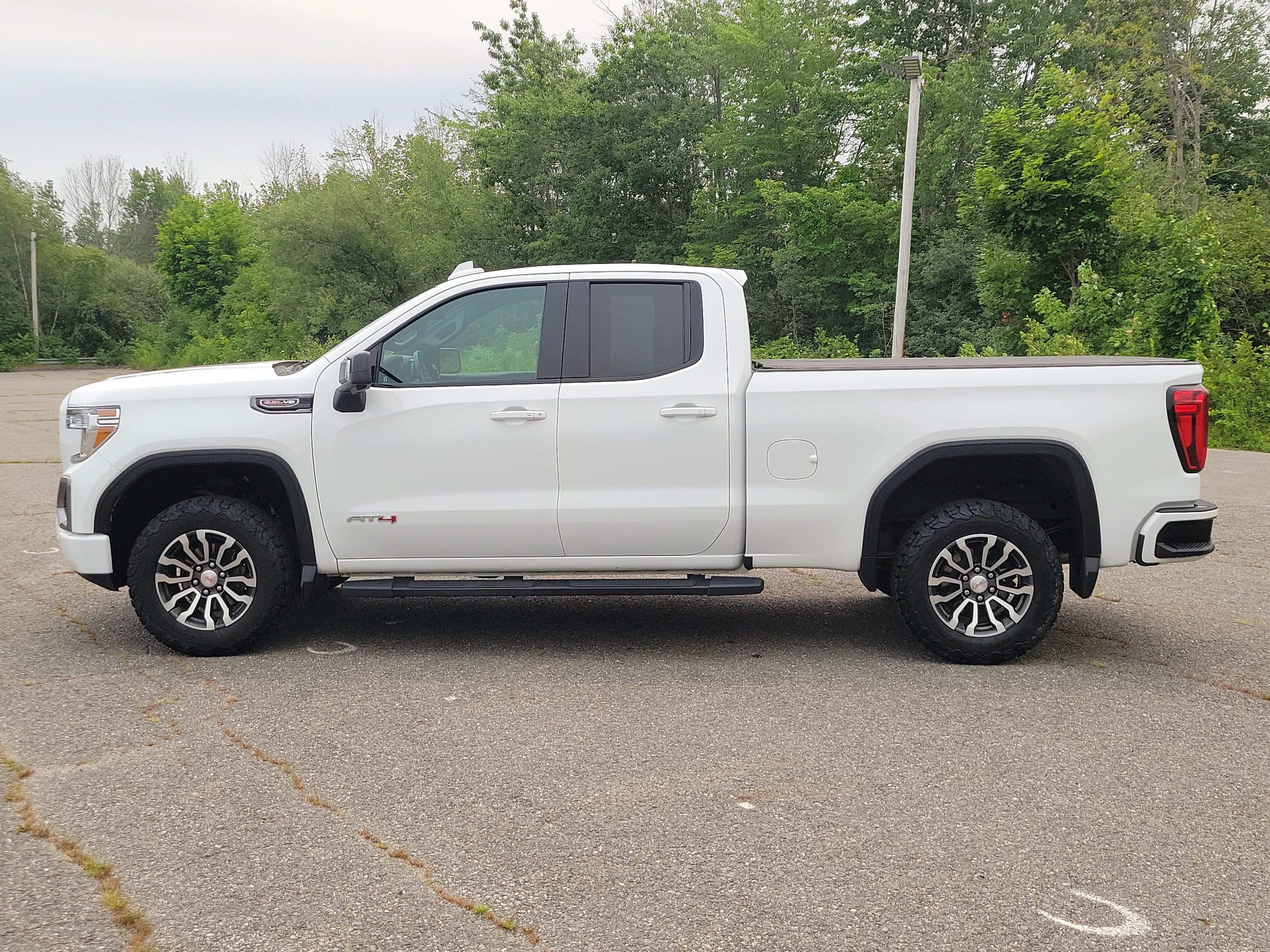Used 2019 GMC Sierra 1500 AT4 w/ AT4 Premium Package AWD/4WD image 8