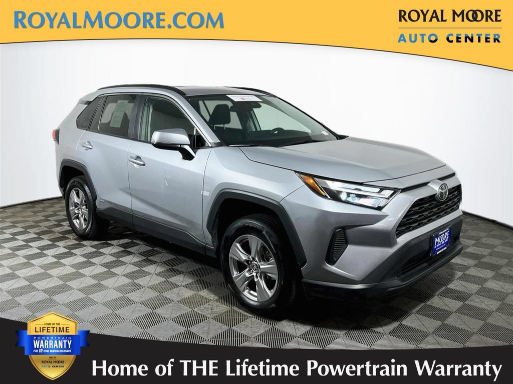 Certified 2025 Toyota RAV4 XLE AWD/4WD image 1