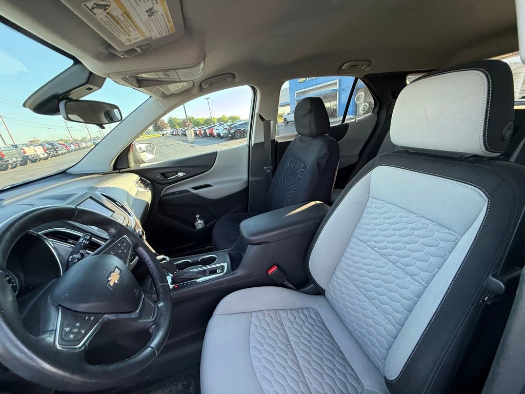 Used 2020 Chevrolet Equinox LT w/ Driver Convenience Package AWD/4WD image 7