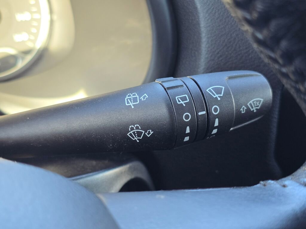 Used 2018 Jeep Renegade Altitude AWD/4WD image 27