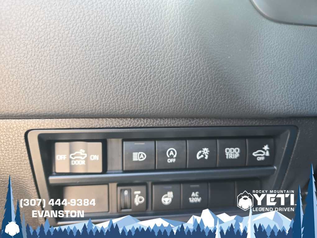 Used 2025 Toyota Tundra Limited AWD/4WD image 33