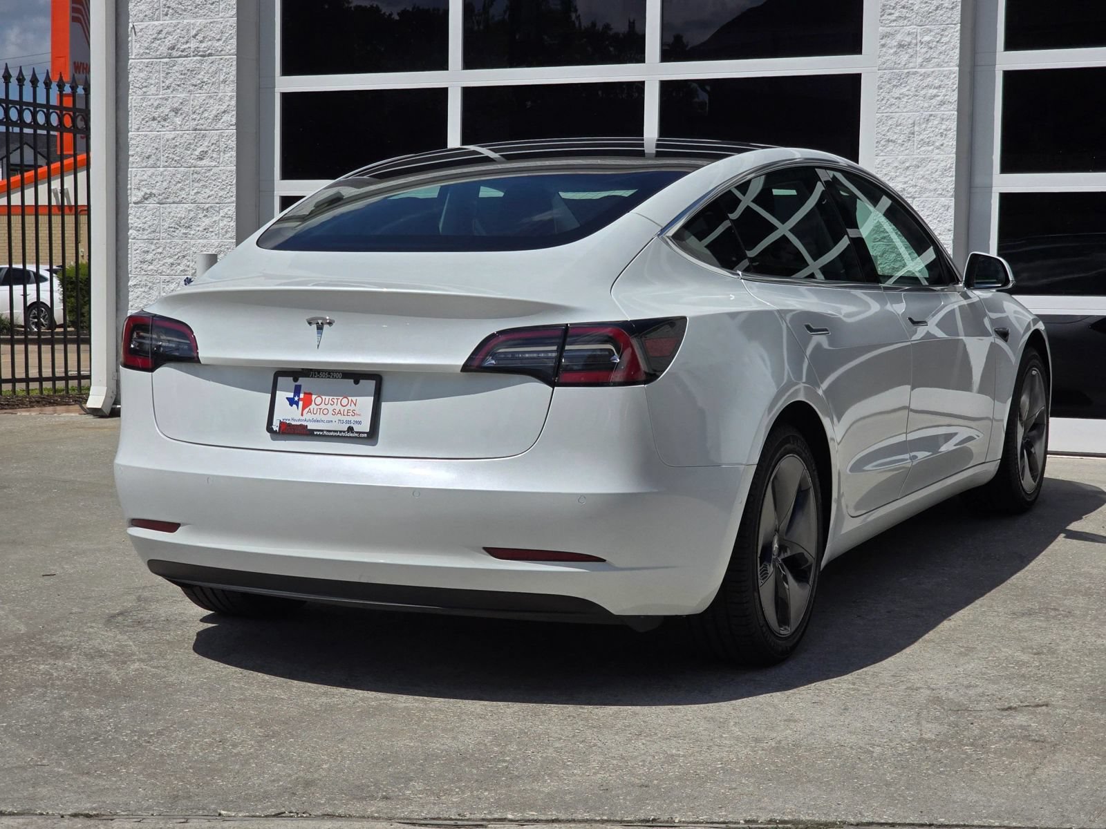 Used 2020 Tesla Model 3 Standard Range Plus RWD image 4