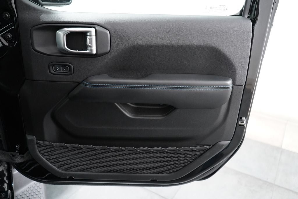 Used 2024 Jeep Wrangler High Altitude AWD/4WD image 30