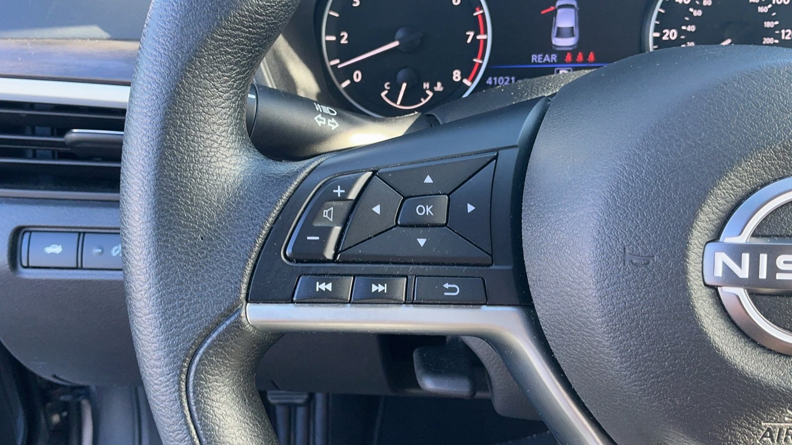 Certified 2025 Nissan Altima 2.5 SV FWD image 25