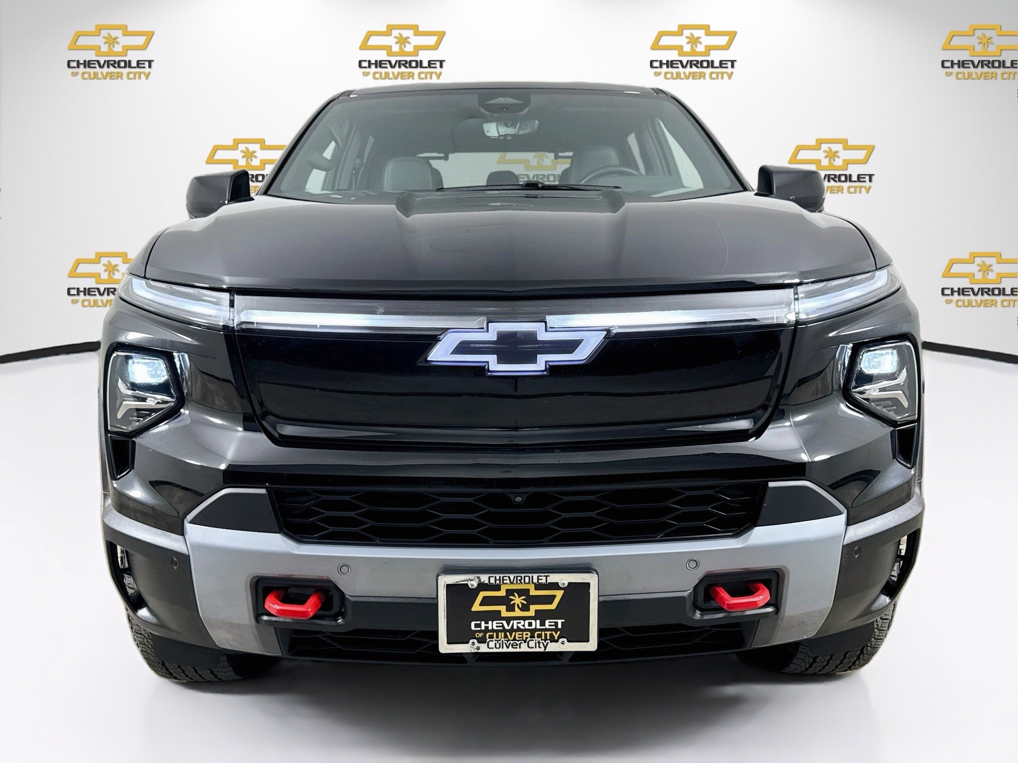Used 2026 Chevrolet Silverado EV Trail Boss AWD/4WD image 2