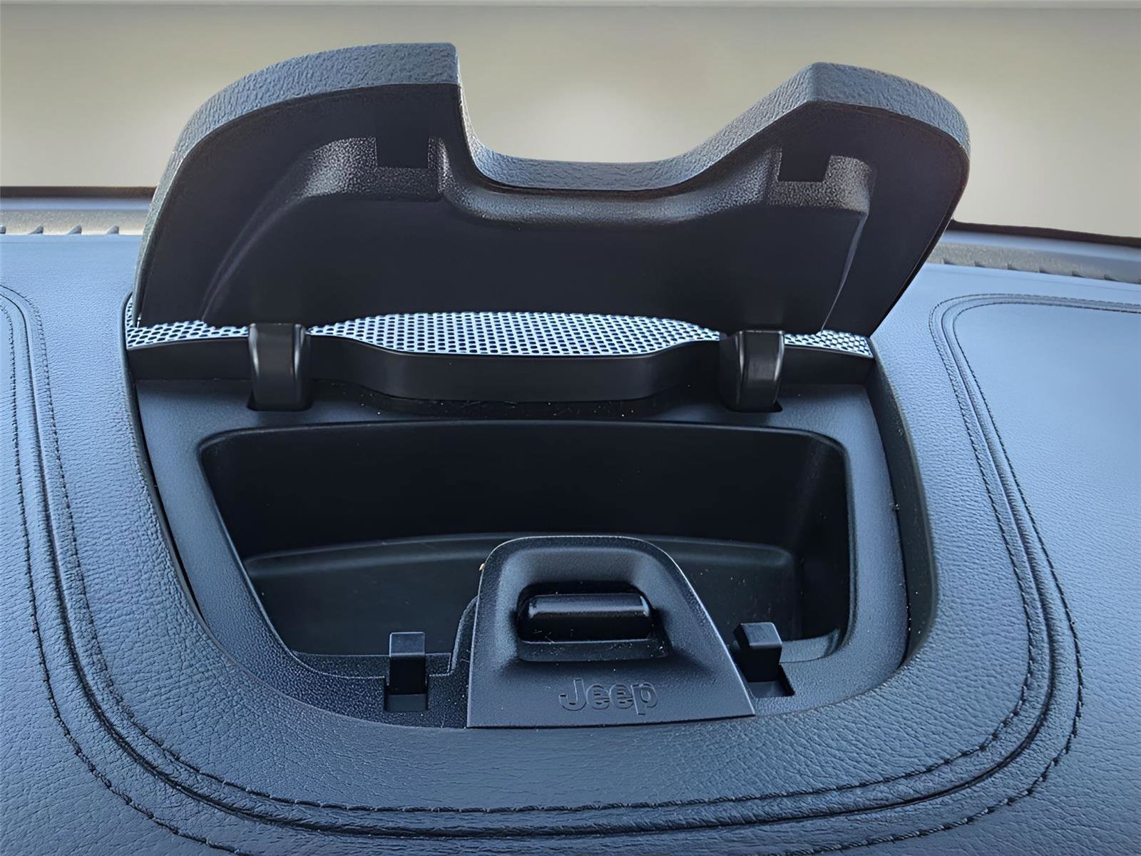 Used 2021 Jeep Cherokee Latitude Lux w/ Sun & Sound Group image 30