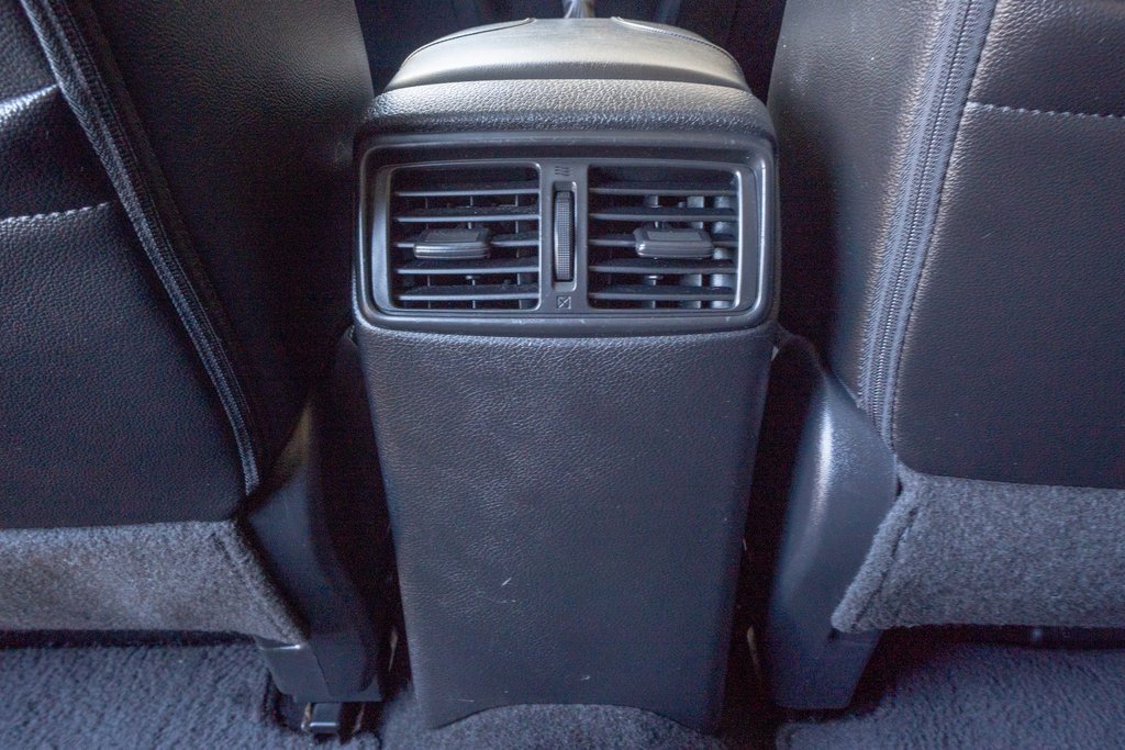 Used 2018 Nissan Rogue SL w/ Premium Package image 19