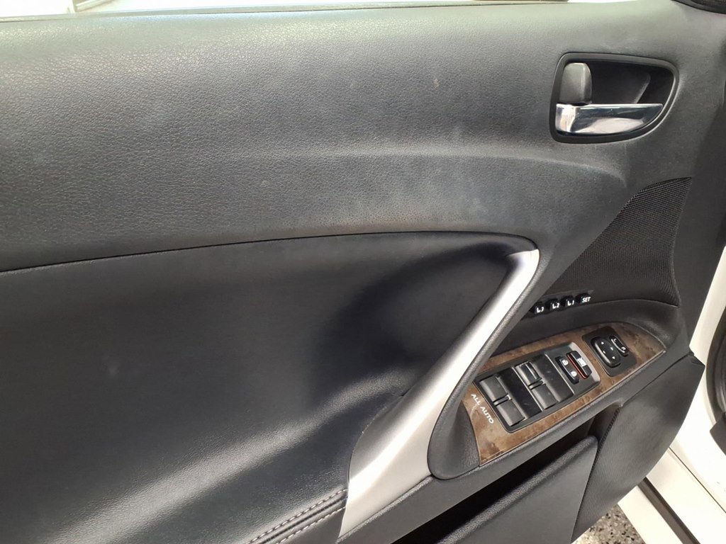 Used 2013 Lexus IS 250 AWD w/ Luxury Plus Pkg Value Edition image 8