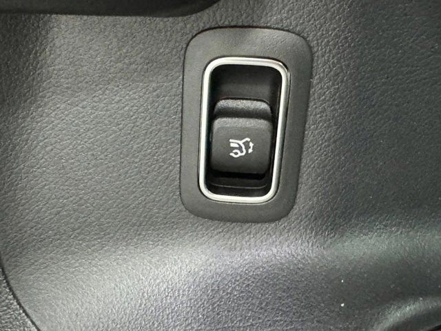 New 2026 Mercedes-Benz GLB 250 4MATIC image 29