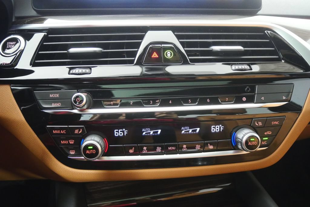 Used 2023 BMW 530i w/ Premium Package RWD image 22