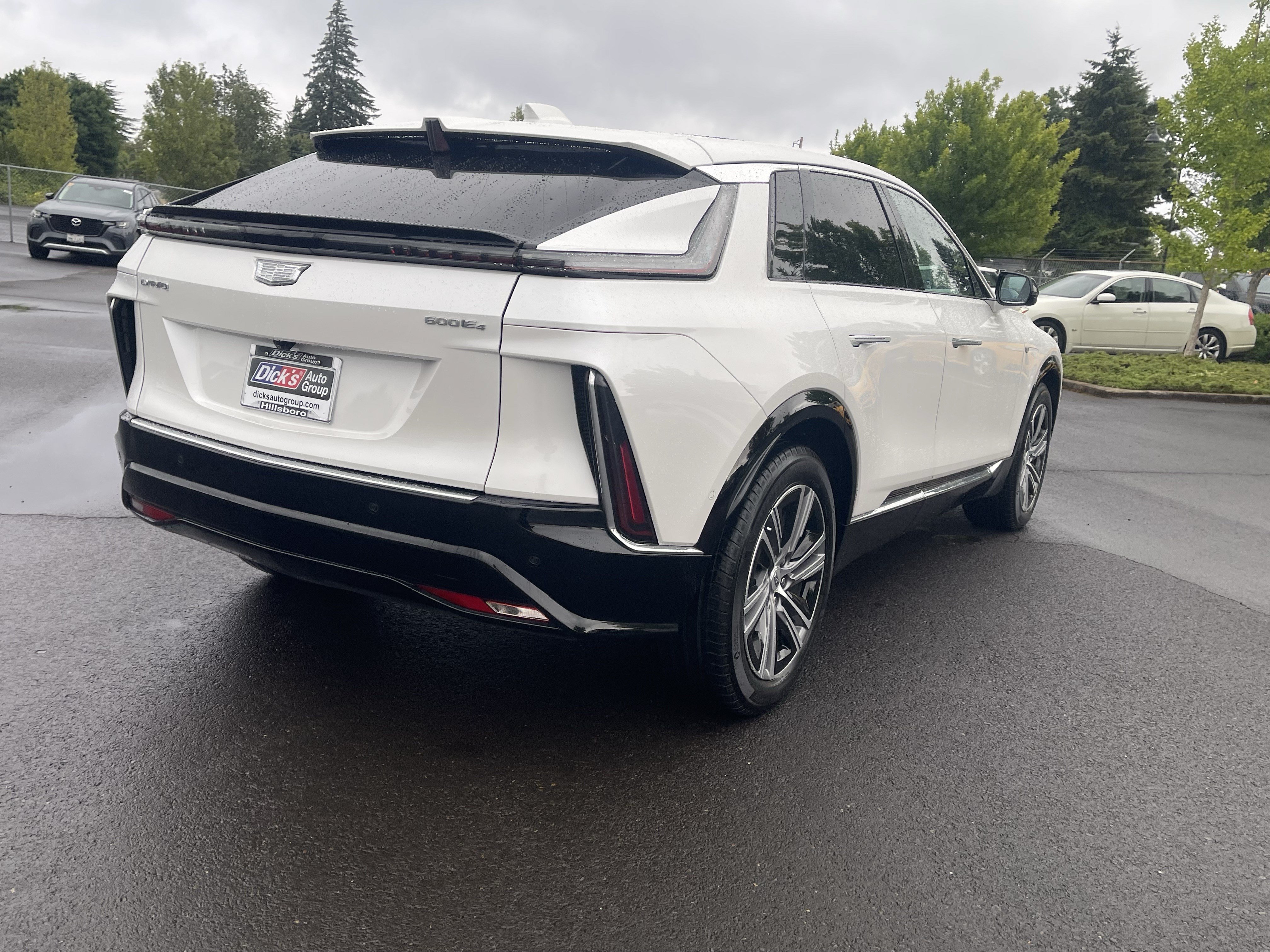 Used 2024 Cadillac Lyriq Luxury AWD/4WD image 5