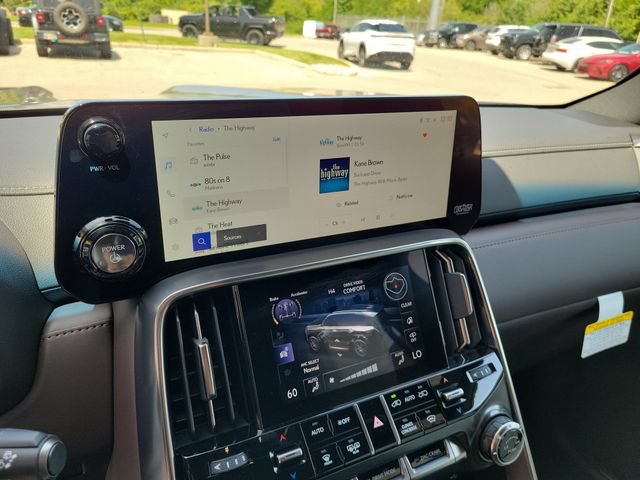 New 2026 Lexus LX 700h Luxury AWD/4WD image 27