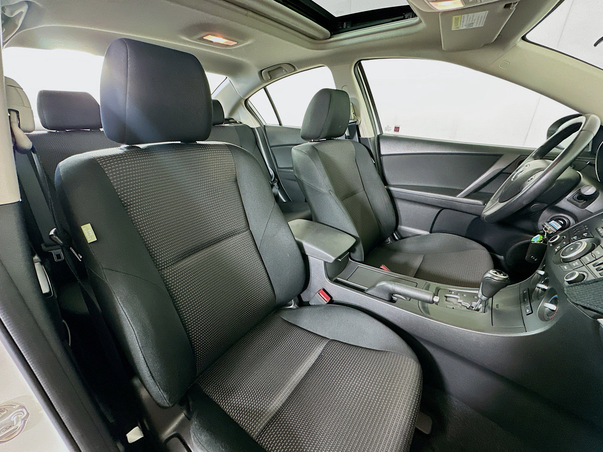 Used 2012 MAZDA MAZDA3 i Touring FWD image 28