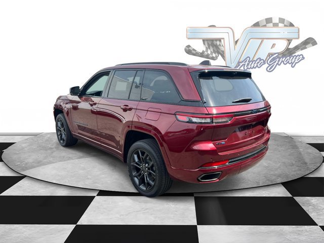 Used 2023 Jeep Grand Cherokee 30th Anniversary image 3