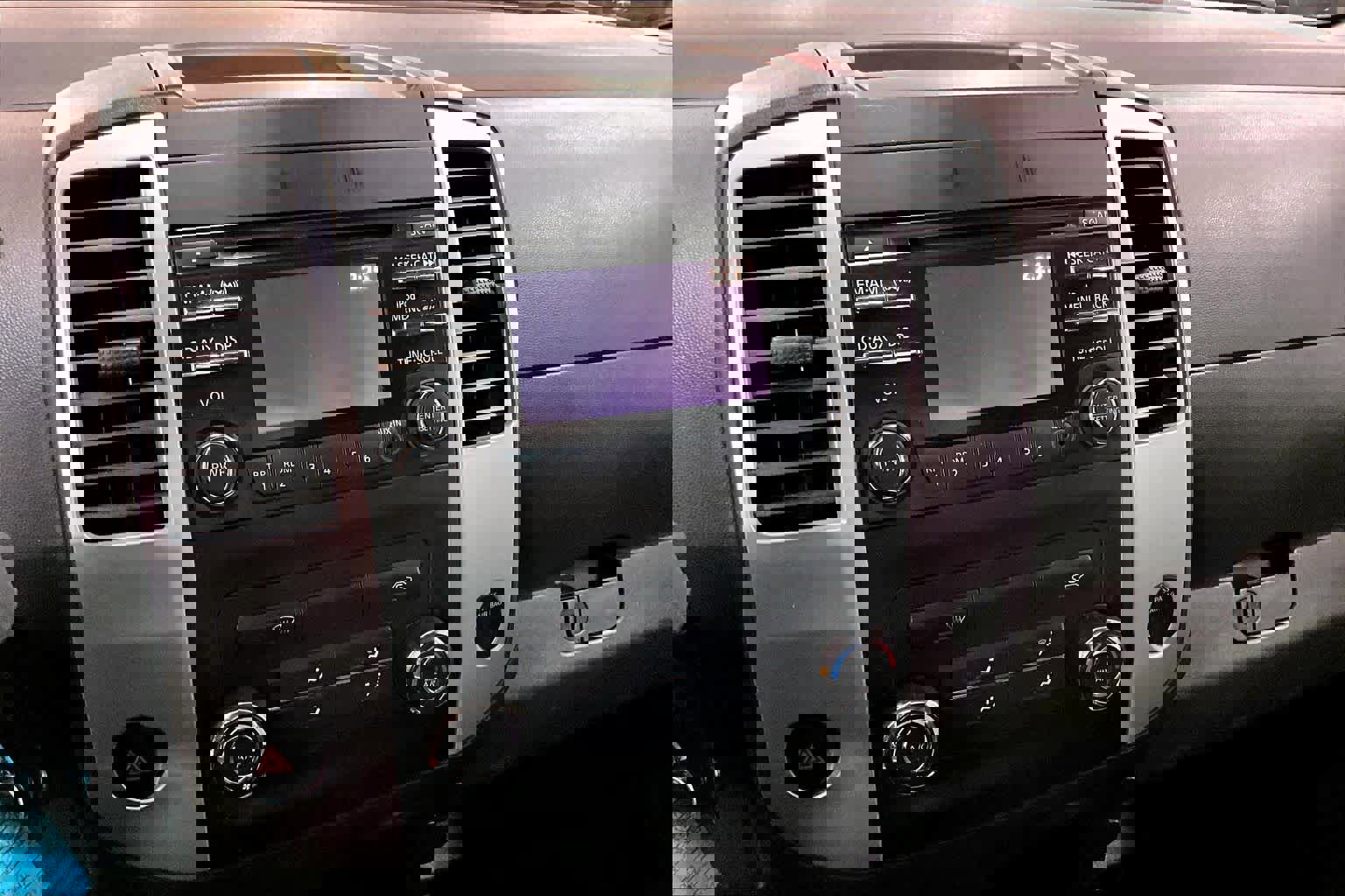 Used 2013 Nissan Frontier SV image 26