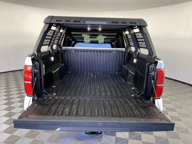 Used 2025 Toyota Tacoma SR5 AWD/4WD image 8