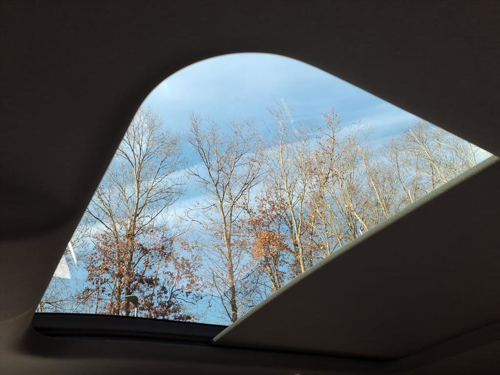 New 2026 Land Rover Defender 110 X-Dynamic SE image 18