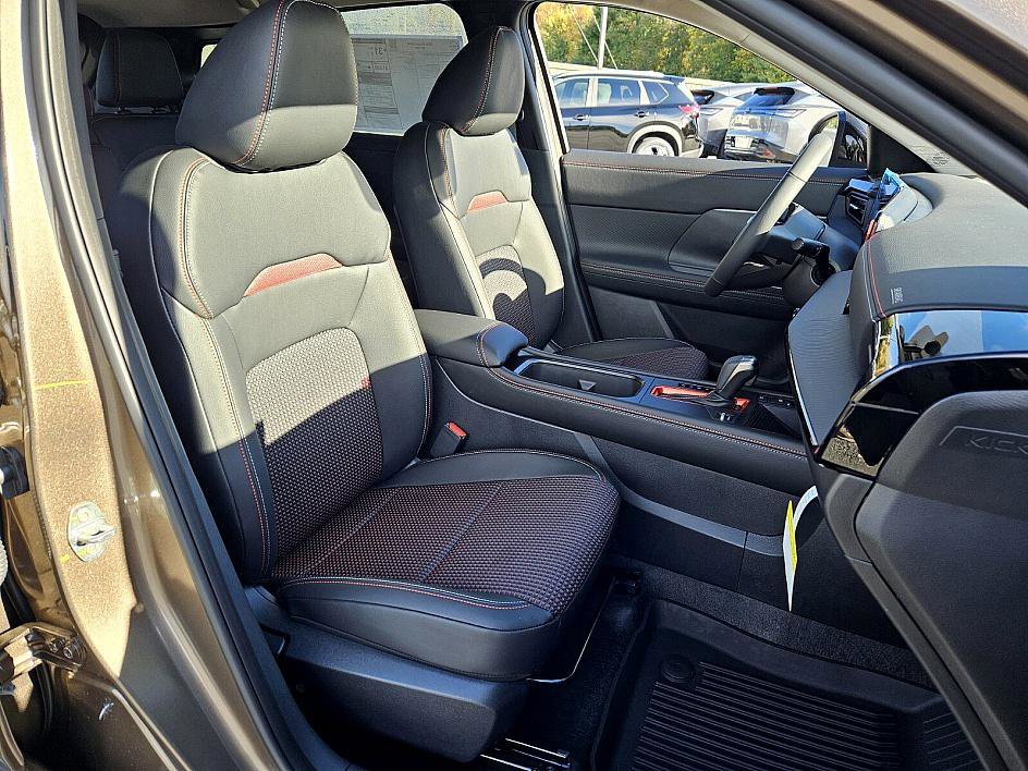 New 2026 Nissan Kicks SR image 16