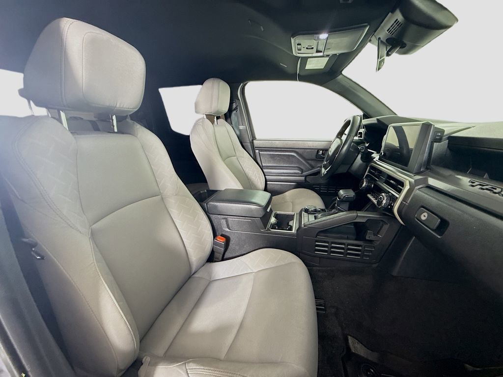 Certified 2024 Toyota Tacoma SR5 image 18