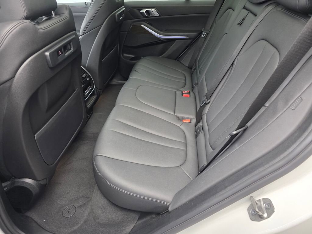 Used 2022 BMW X5 sDrive40i RWD image 14