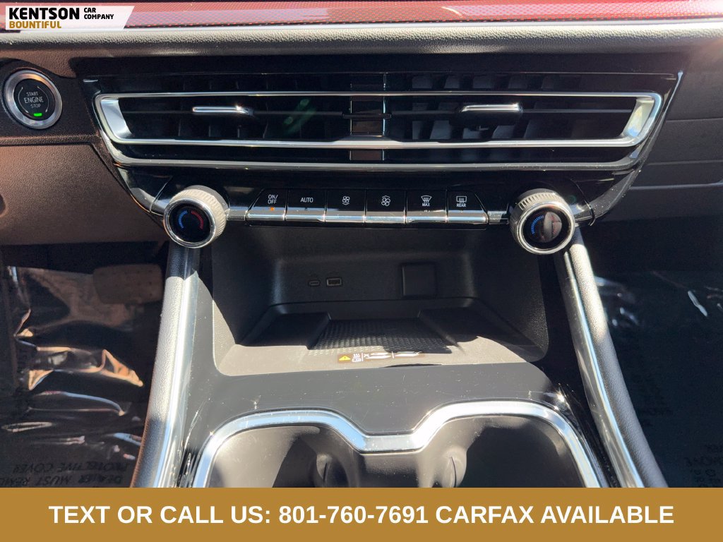 Used 2025 Chevrolet Traverse Z71 AWD/4WD image 23
