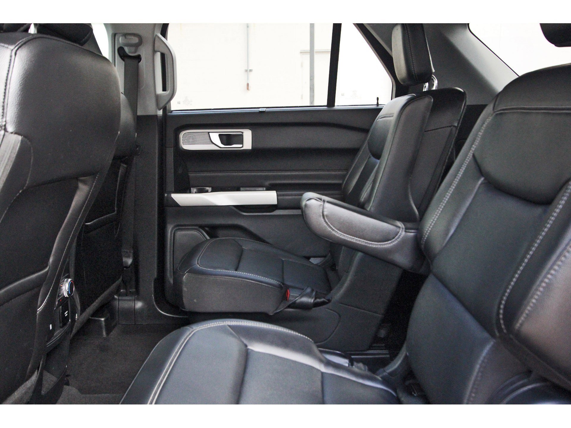Used 2021 Ford Explorer Limited w/ Hybrid Equipment Group 310A RWD image 28