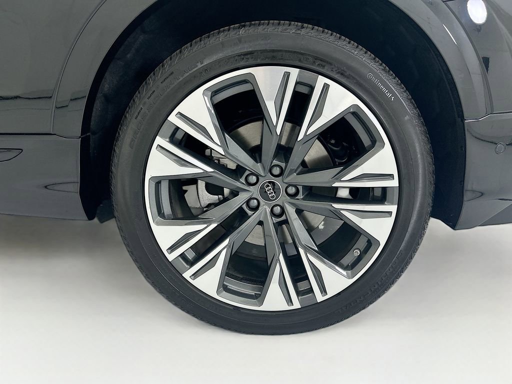 Used 2025 Audi Q8 Premium Plus image 30