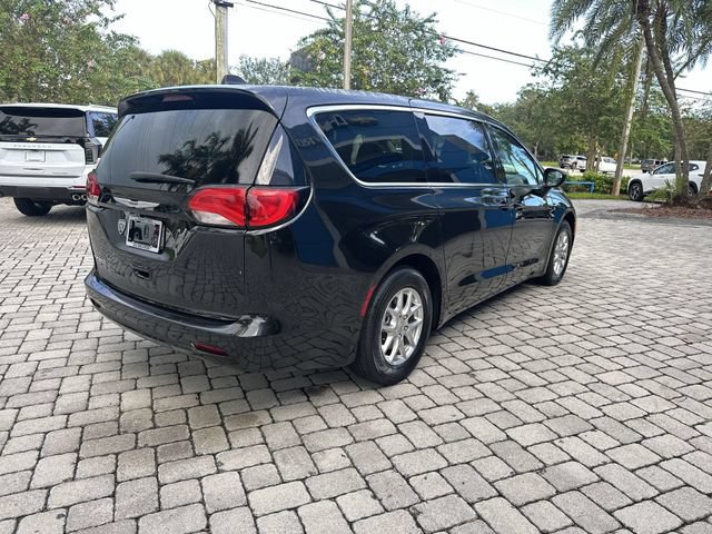 Used 2023 Chrysler Voyager LX FWD image 38