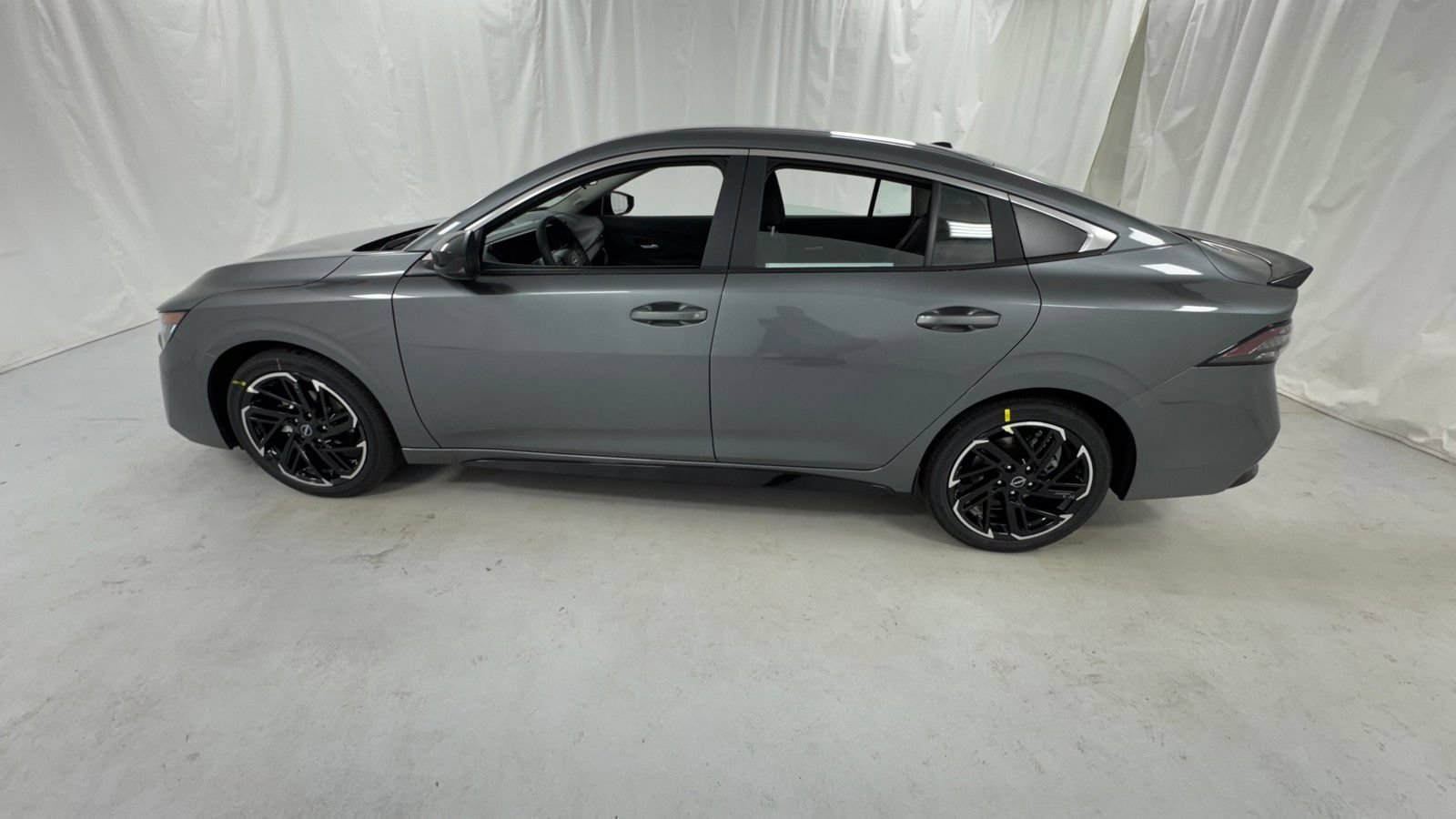 New 2026 Nissan Sentra SR w/ Floor Mat Package FWD image 6