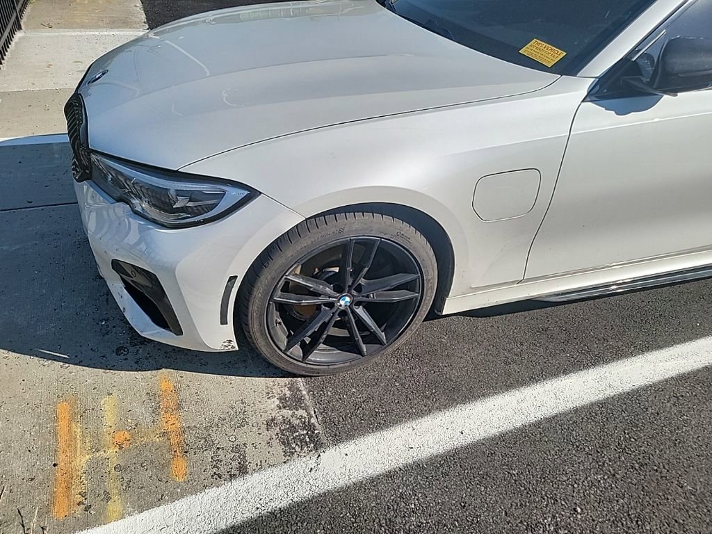 Used 2021 BMW 330e w/ M Sport Package image 4