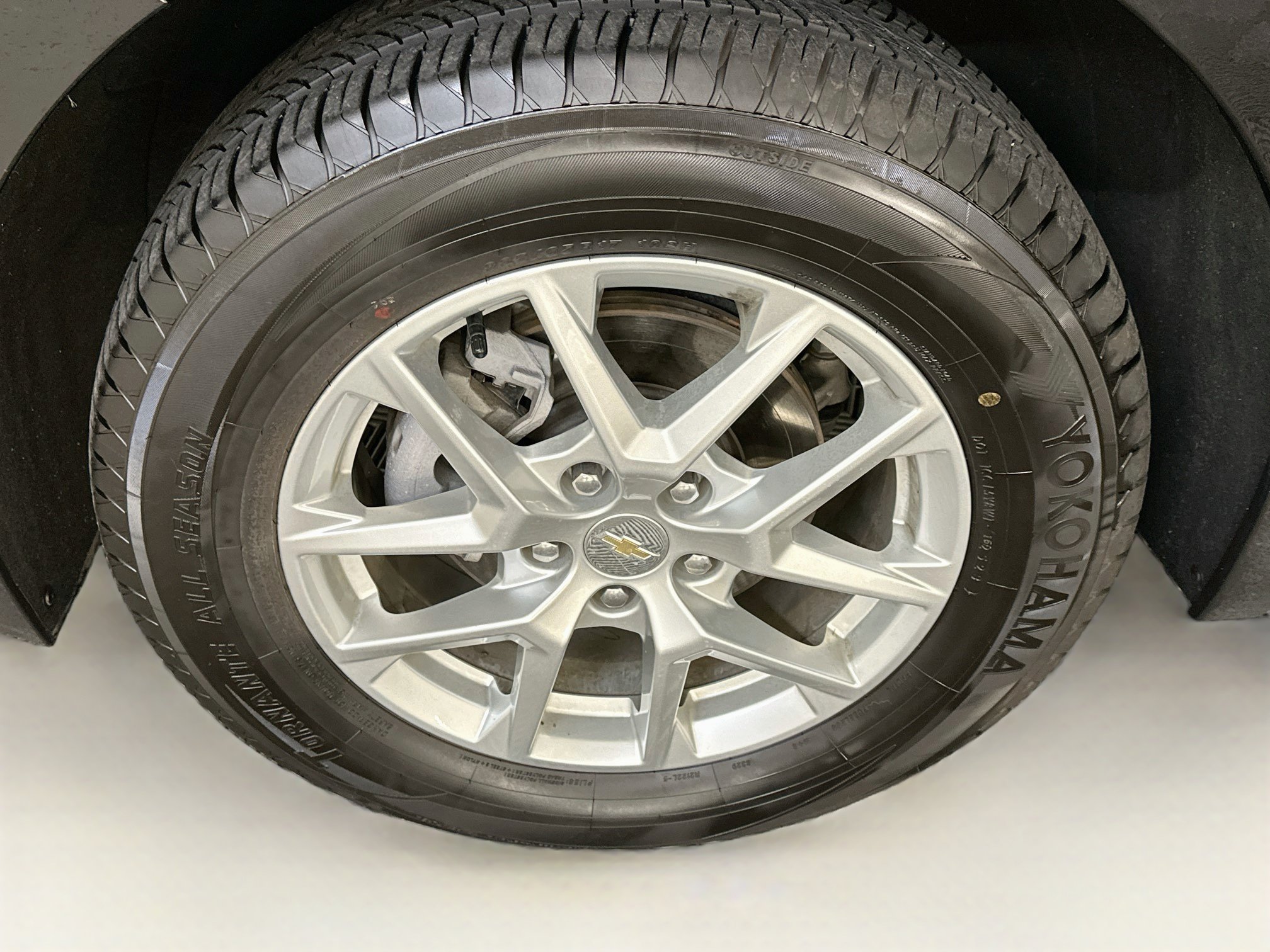Used 2024 Chevrolet Equinox LT AWD/4WD image 11