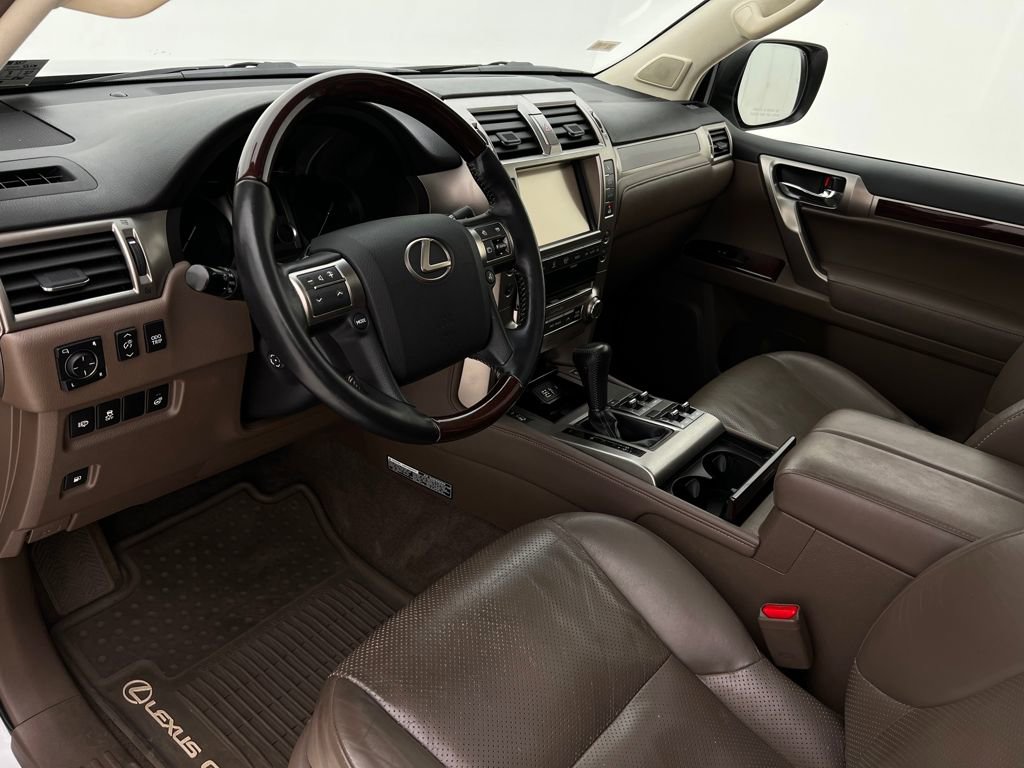 Used 2019 Lexus GX 460 Luxury w/ Sport Design Package image 12