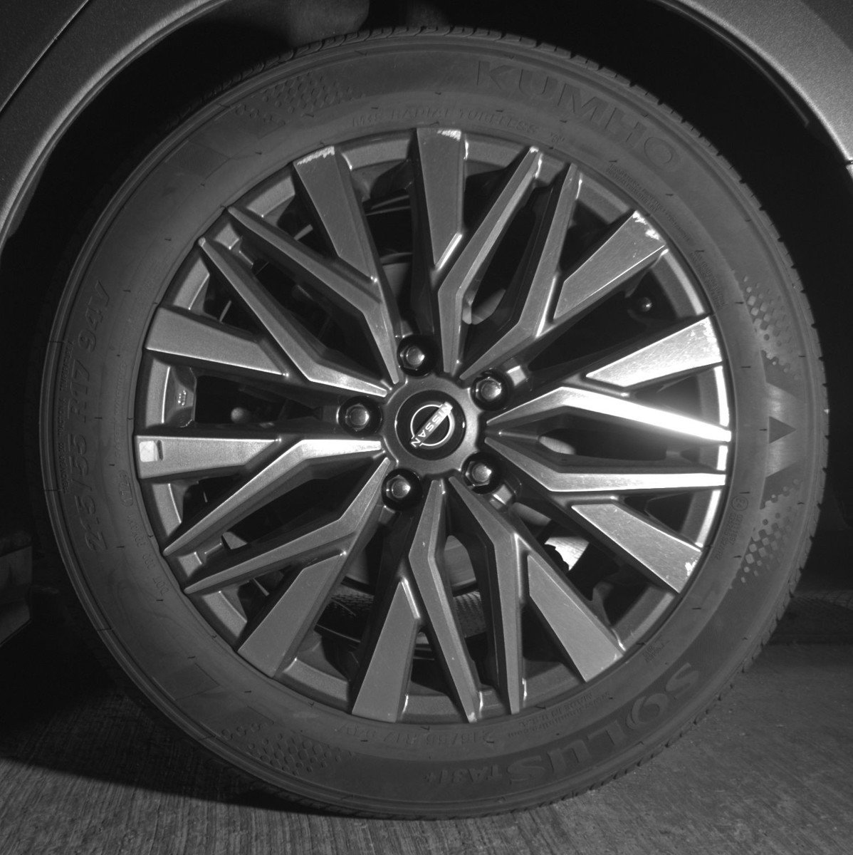 Used 2025 Nissan Altima 2.5 SV FWD image 14