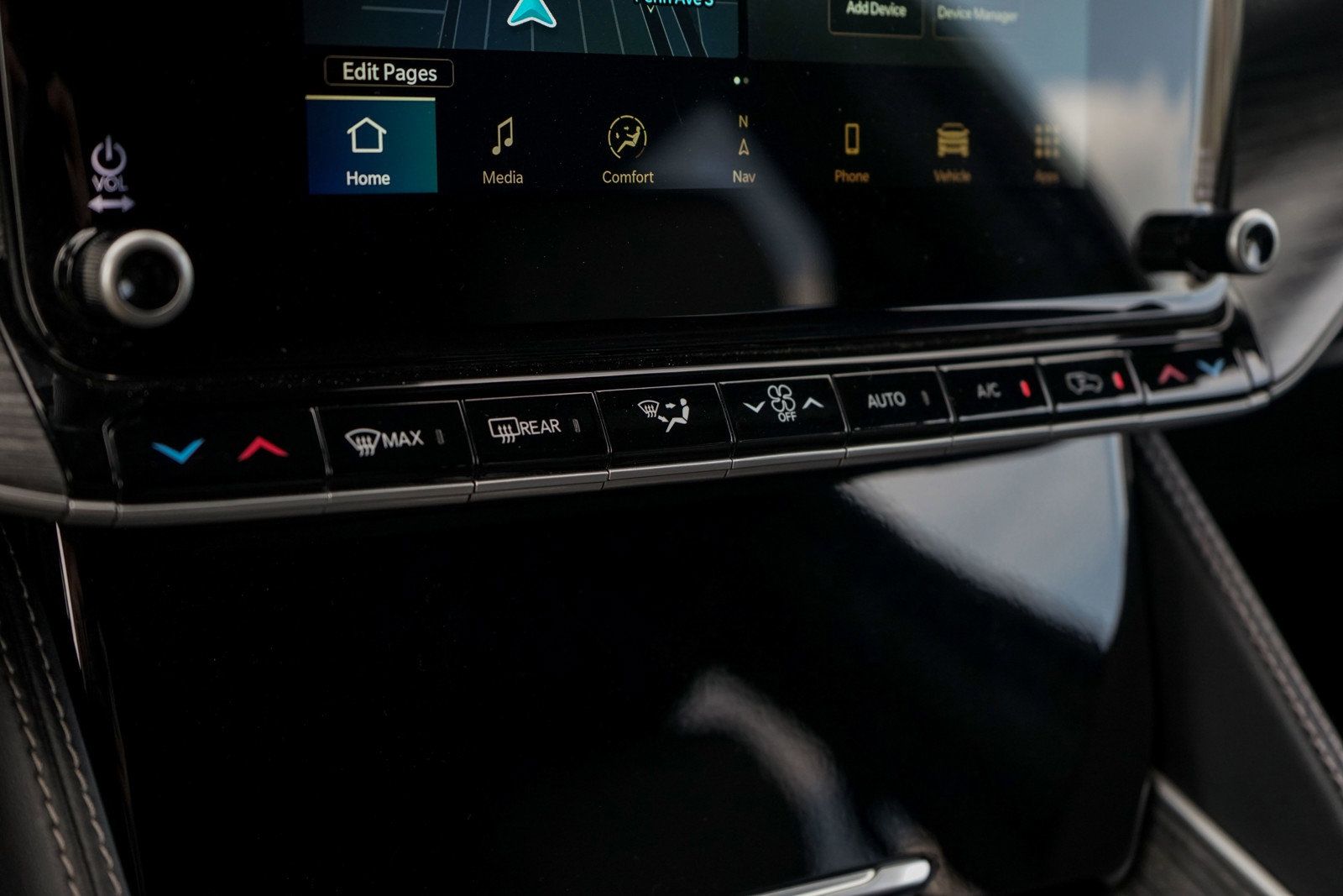 Used 2024 Jeep Wagoneer Series II w/ Flexible Seating Group image 18