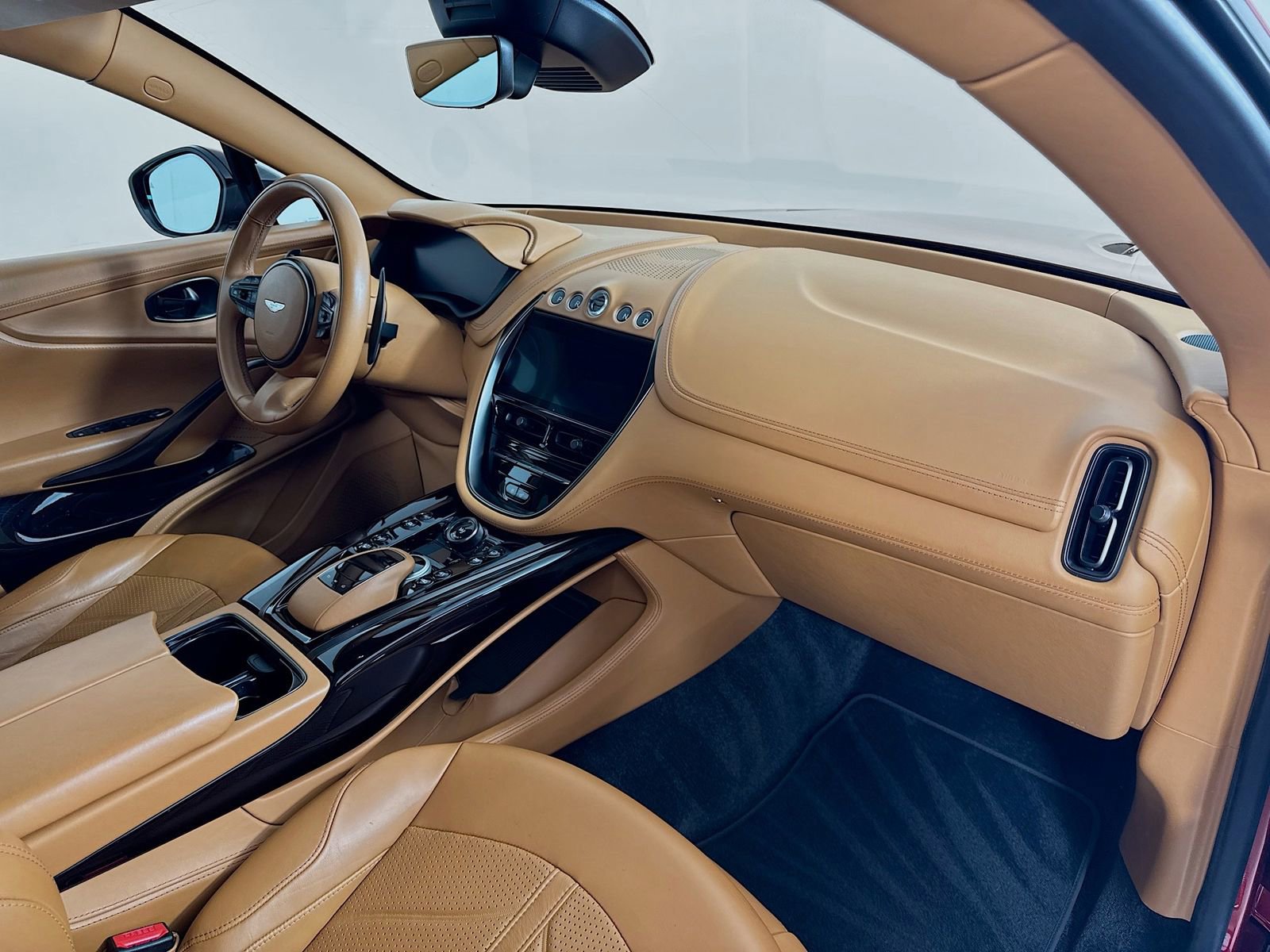 Used 2024 Aston Martin DBX 707 image 27