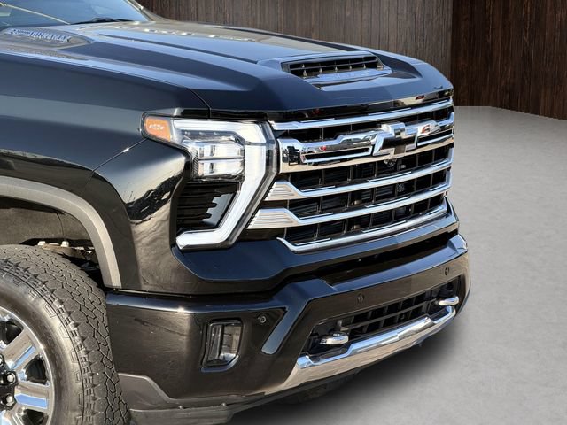 Used 2024 Chevrolet Silverado 2500 High Country w/ High Country Premium Package AWD/4WD image 9