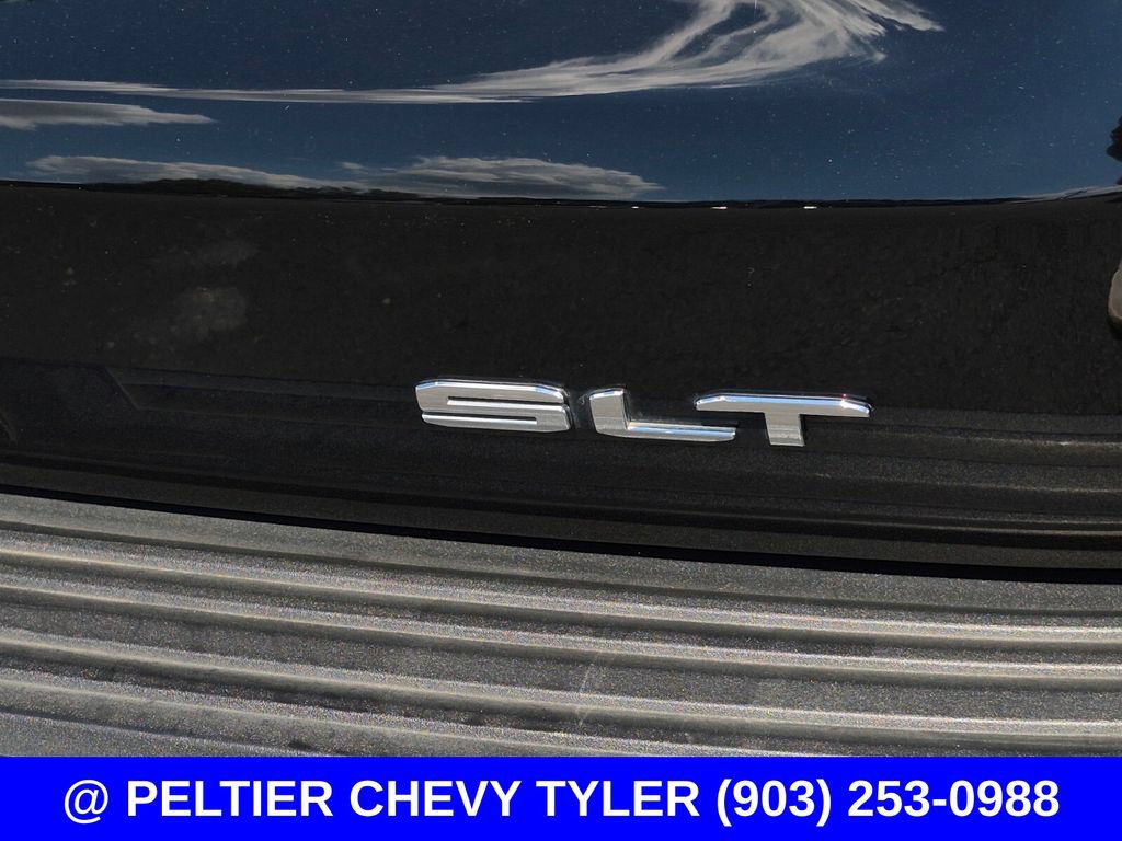 Used 2023 GMC Yukon SLT AWD/4WD image 10