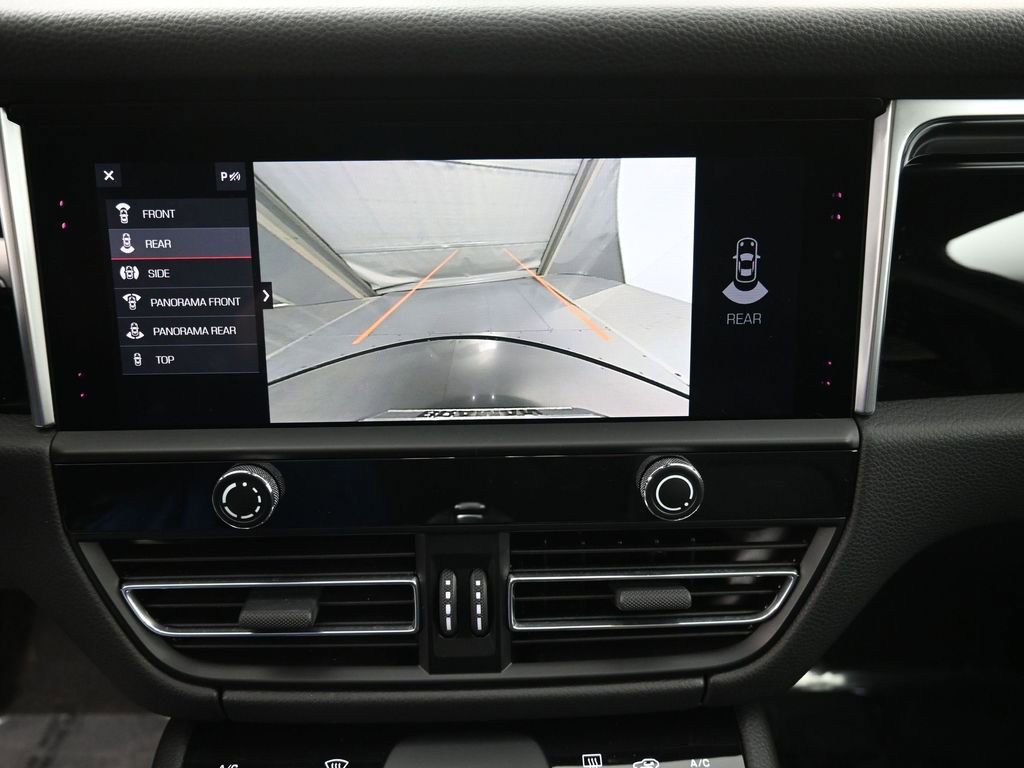 Certified 2023 Porsche Macan AWD/4WD image 19