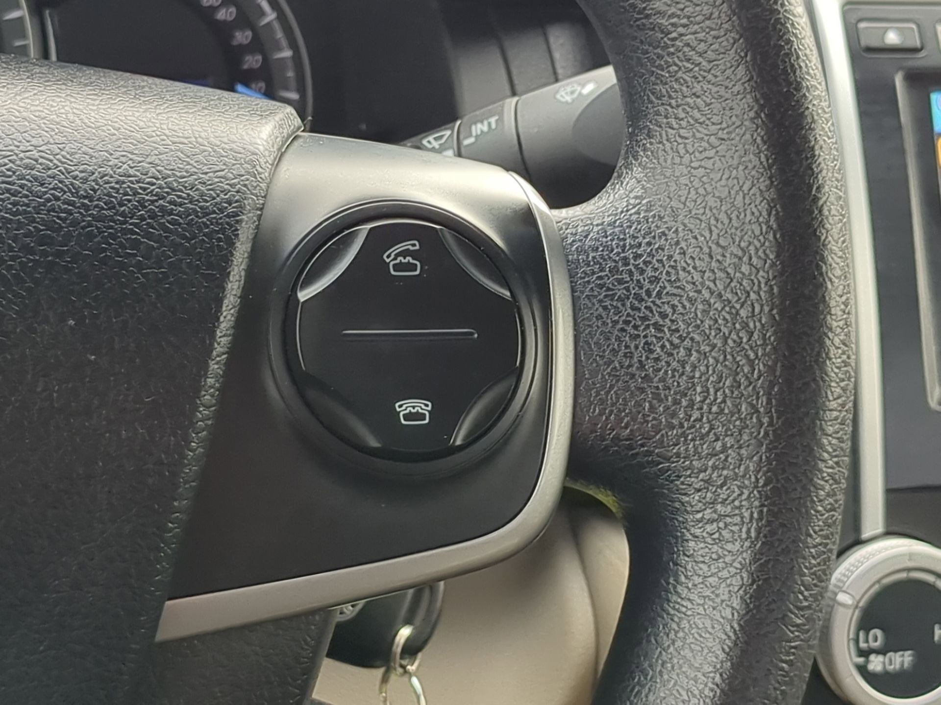 Used 2013 Toyota Camry LE image 18