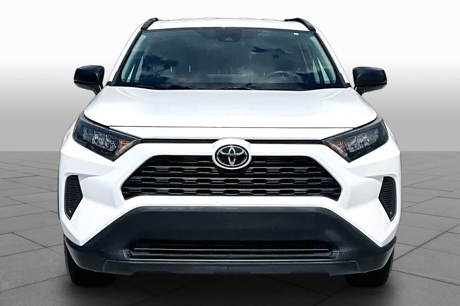 Used 2021 Toyota RAV4 LE FWD image 4
