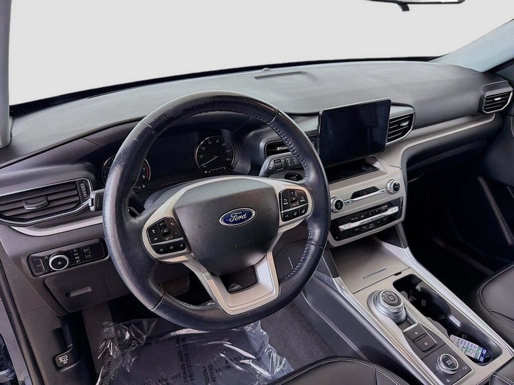 Used 2023 Ford Explorer XLT w/ Equipment Group 202A AWD/4WD image 23