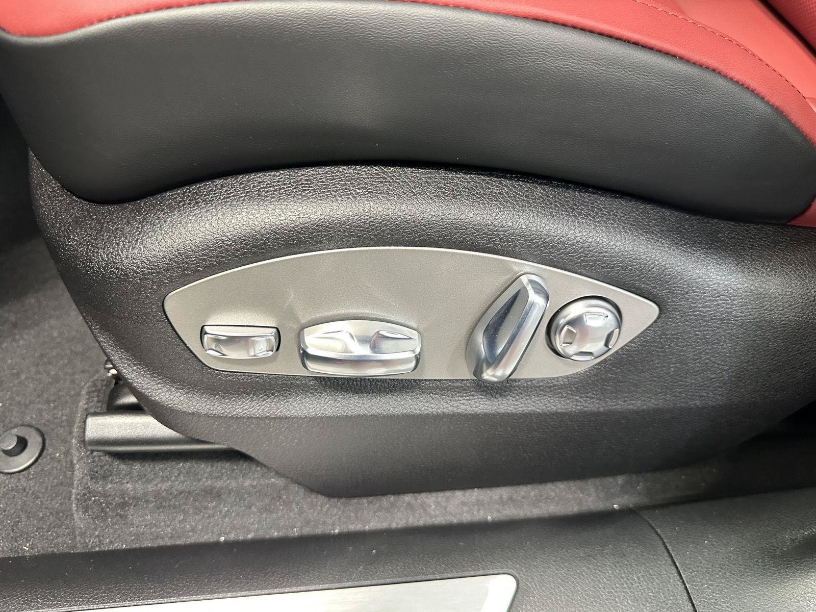 New 2026 Porsche Macan S AWD/4WD image 19