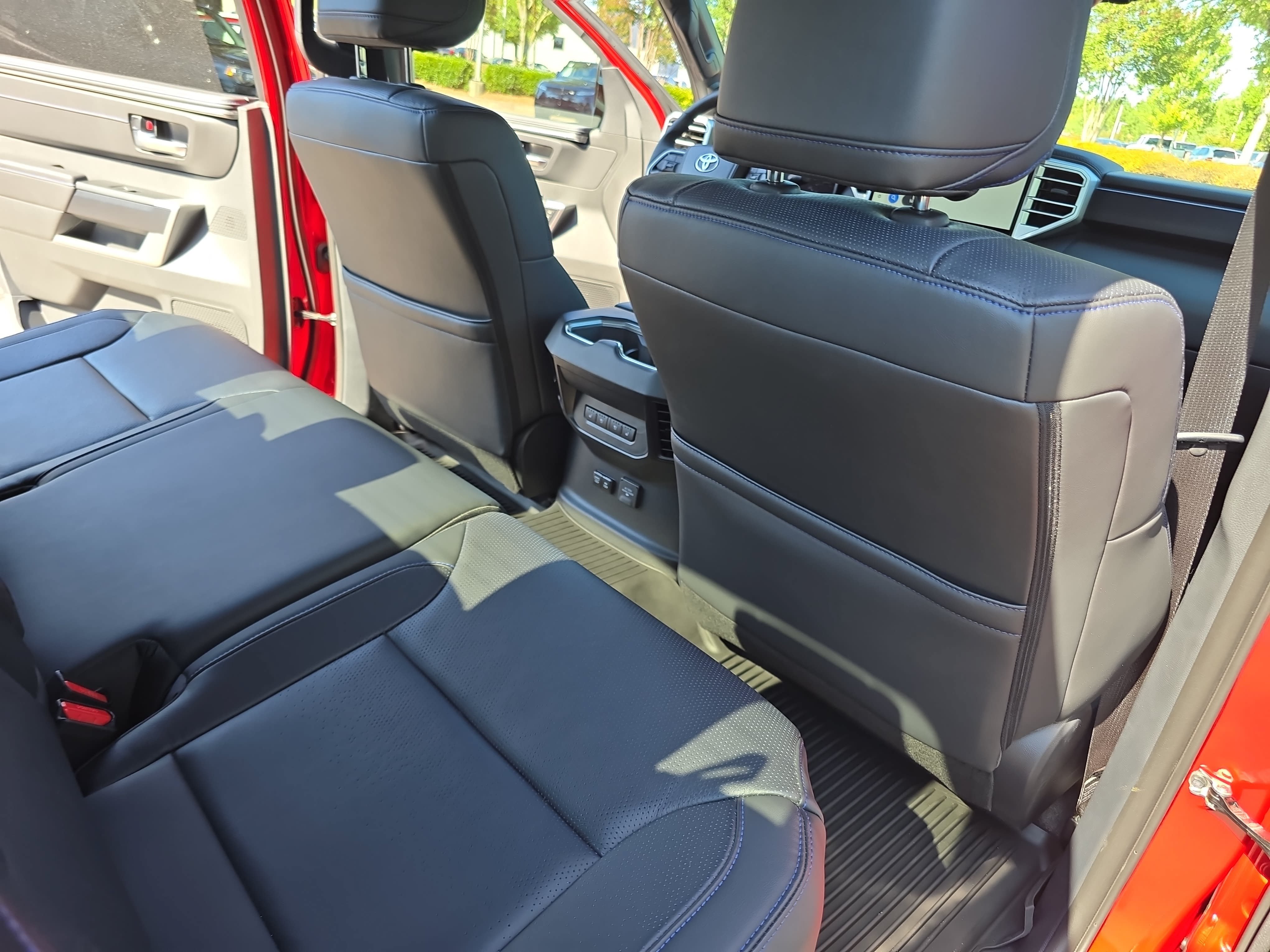 Used 2025 Toyota Tundra Platinum AWD/4WD image 11