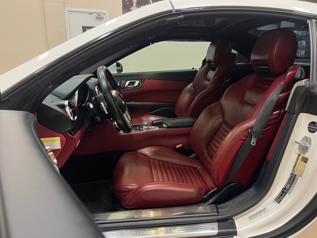Used 2013 Mercedes-Benz SL 550 w/ Premium Pkg image 22