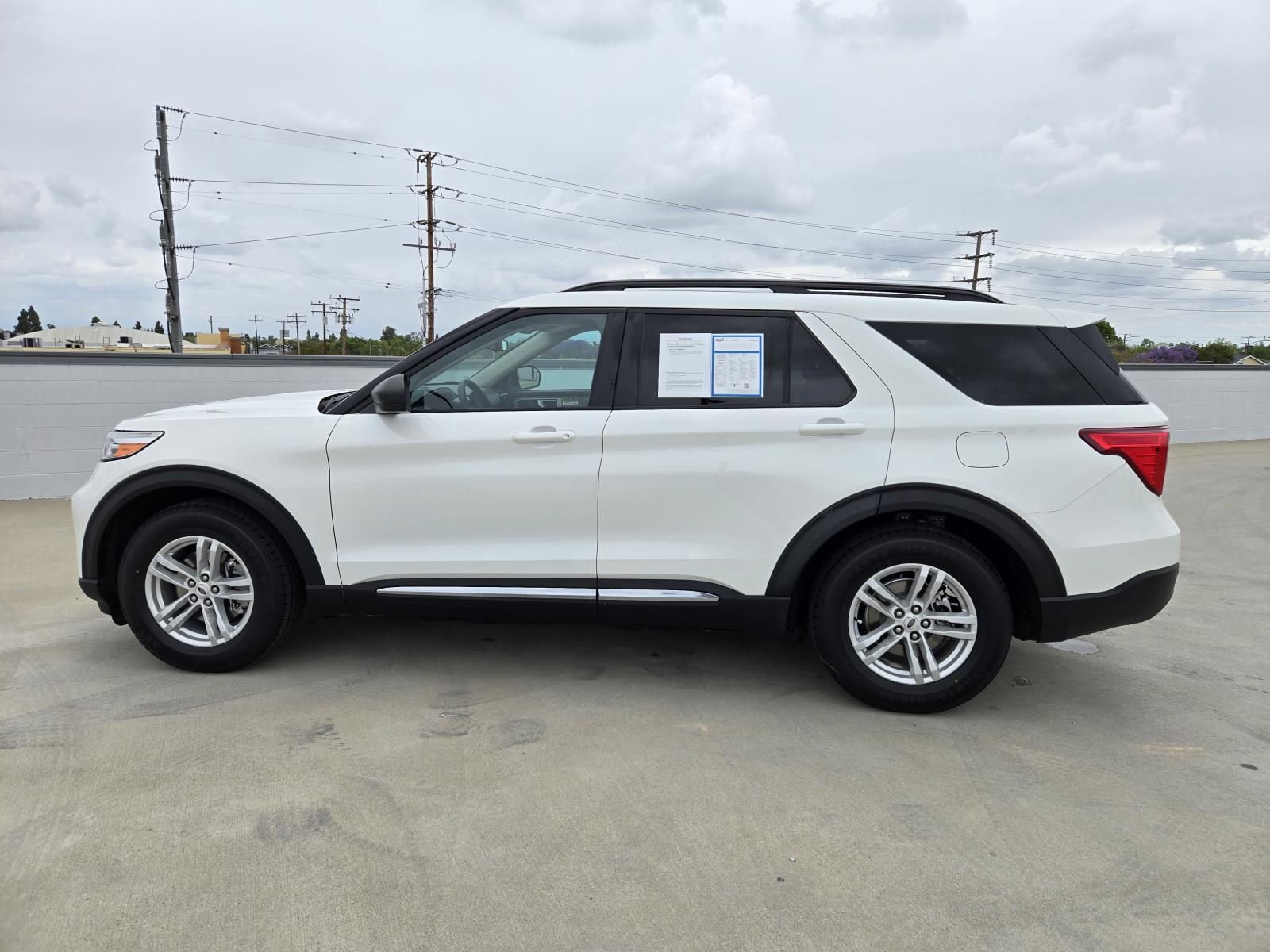 Used 2023 Ford Explorer XLT RWD image 7