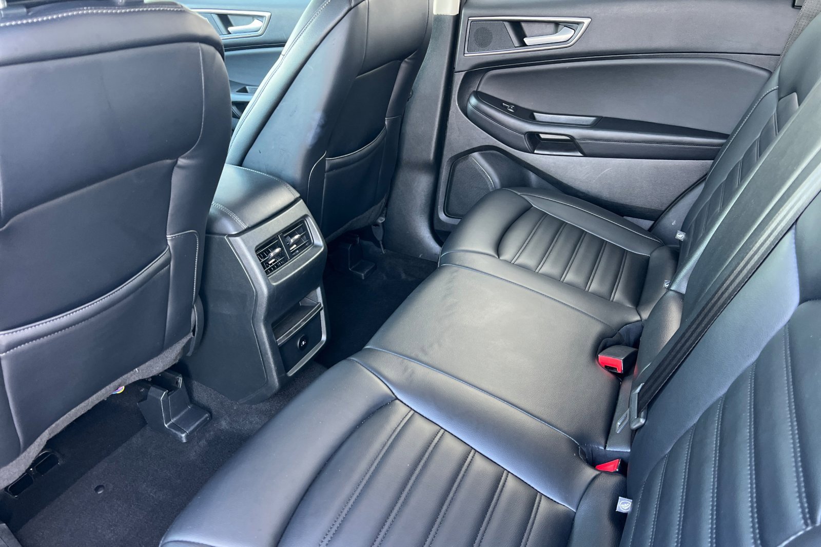 Used 2024 Ford Edge SEL image 9